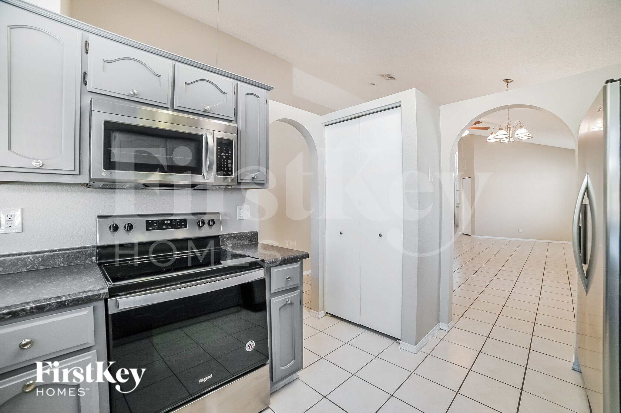 Building Photo - 5057 W Chicago Cir S