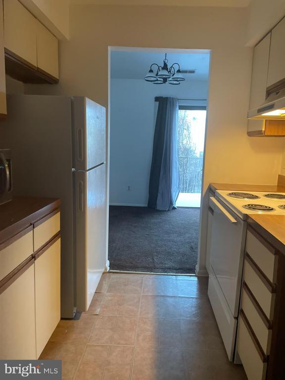 Building Photo - 806B Cypress Point Cir