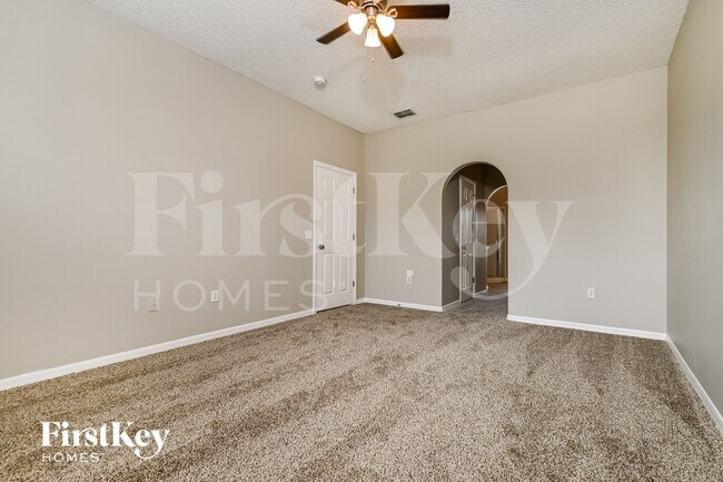 Building Photo - 12734 Kings Lake Dr