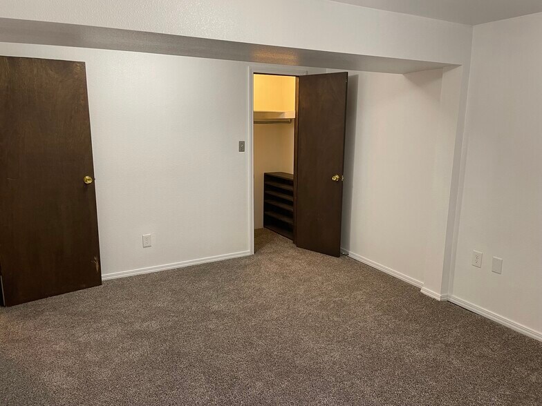 Master BR Closet - 2604 Tremont St