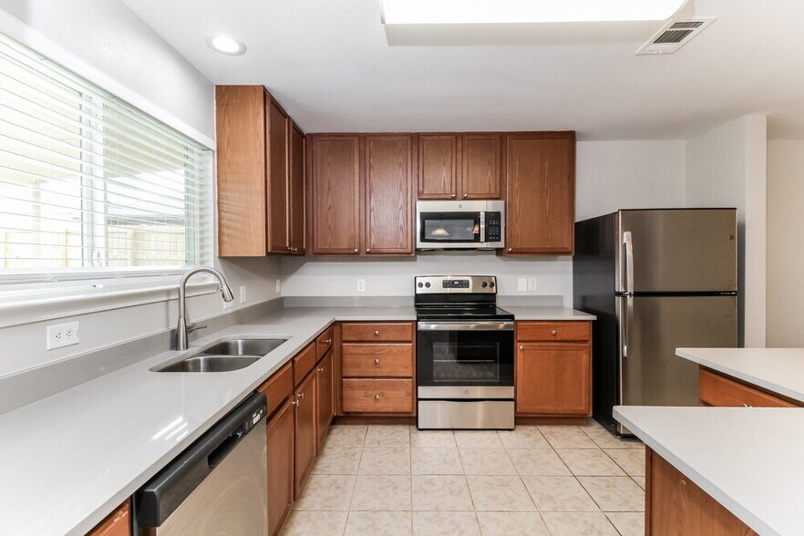 Building Photo - 1623 Kawati Way