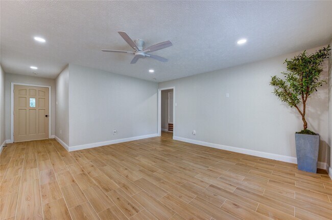 Building Photo - 3538 Truxton Dr