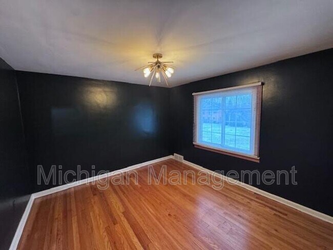 Building Photo - 2714 Glenview Ave