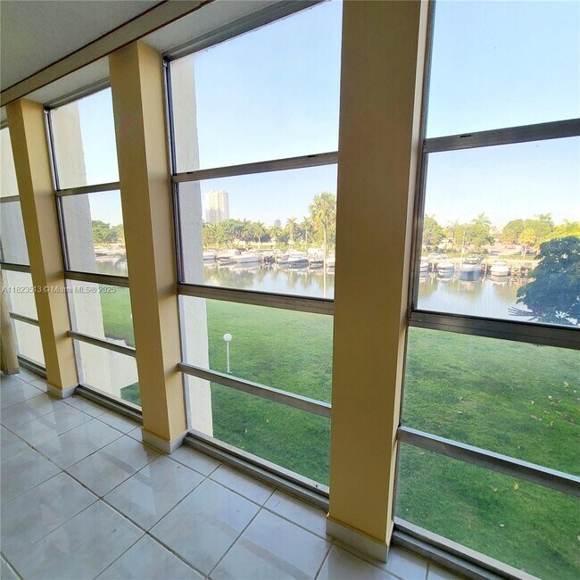 Building Photo - 601 Three Islands Boulevard