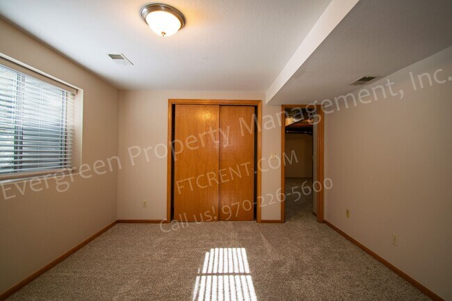 Building Photo - 6437 Edgeware St