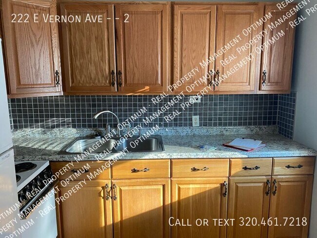 Building Photo - 222 E Vernon Ave
