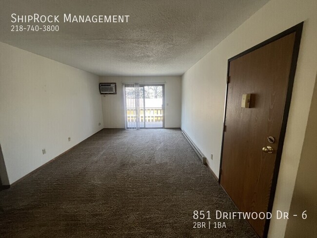 Building Photo - 851 Driftwood Dr