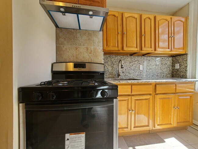 Unit 2 - 75 Grace St