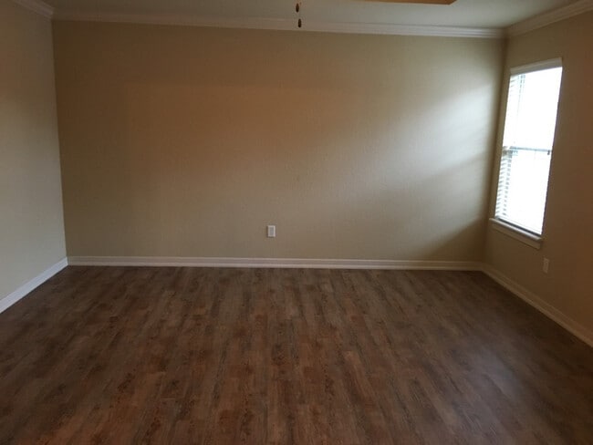 Building Photo - Salem Heights Subdivision