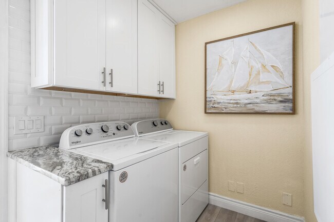 Building Photo - 1510 3rd Ct