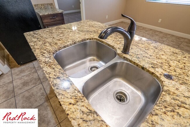 Building Photo - Modern 4 Bedroom Townhome Near Pools, Parks & Pickleball!