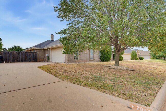 Building Photo - 7017 Springwater Ave