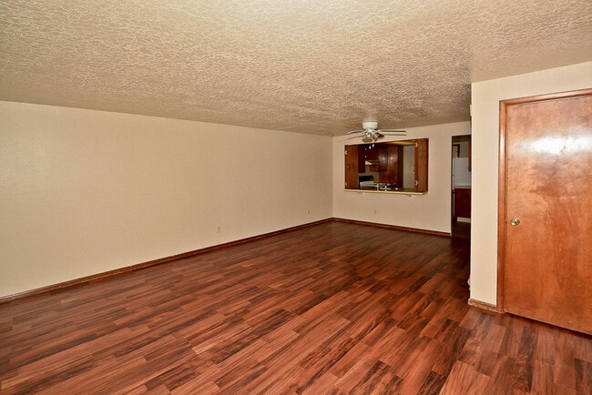 Building Photo - 2 bedroom 1.5 bath with a carport & backyard