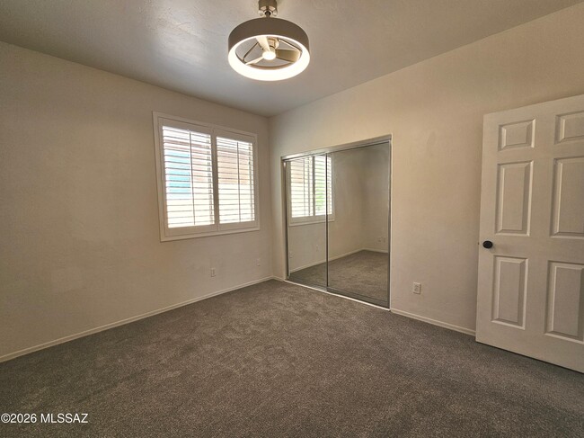 Building Photo - 4389 N Sunset Cliff Dr