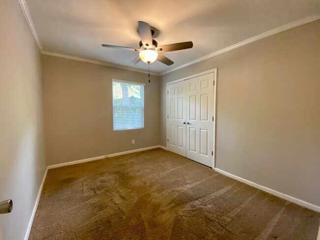 Building Photo - Clean and Updated rental in North Augusta