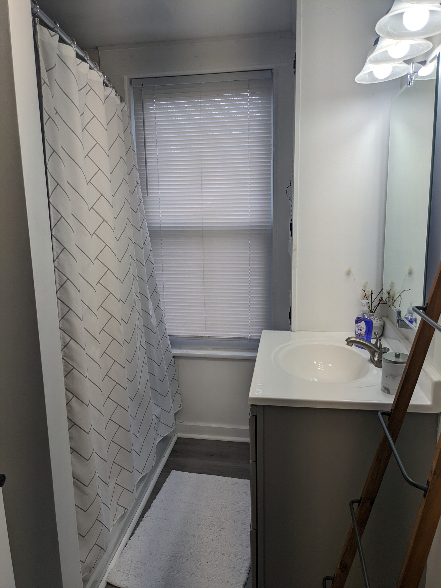 Building Photo - 8 Pleasant St