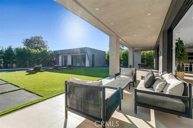 Building Photo - 13016 Chandler Blvd