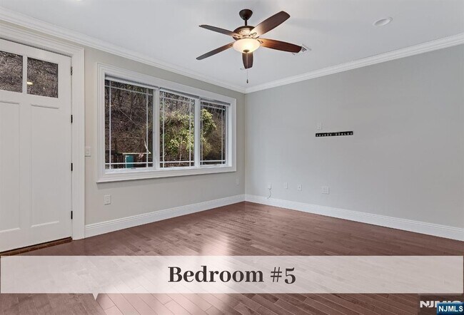 Building Photo - 230 Hillcrest Rd