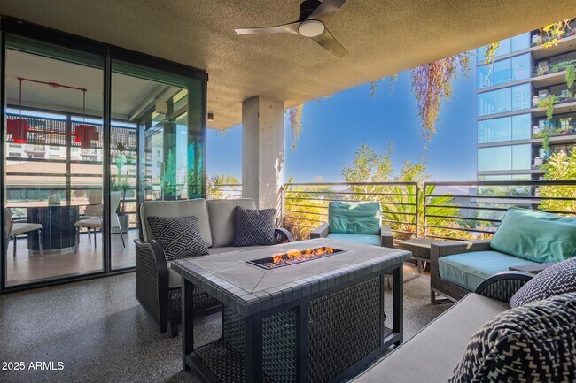 Building Photo - 7120 E Kierland Blvd