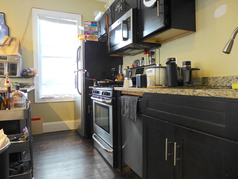 Building Photo - 12 Worthington St