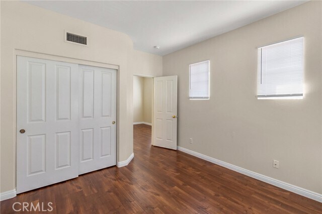 Building Photo - 104 Silver Fox