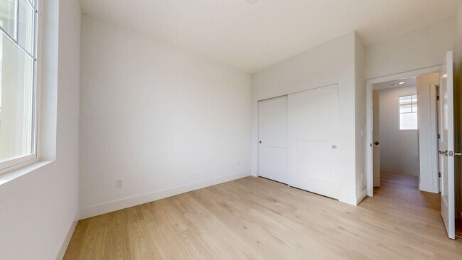 Building Photo - 2782 Sassy St