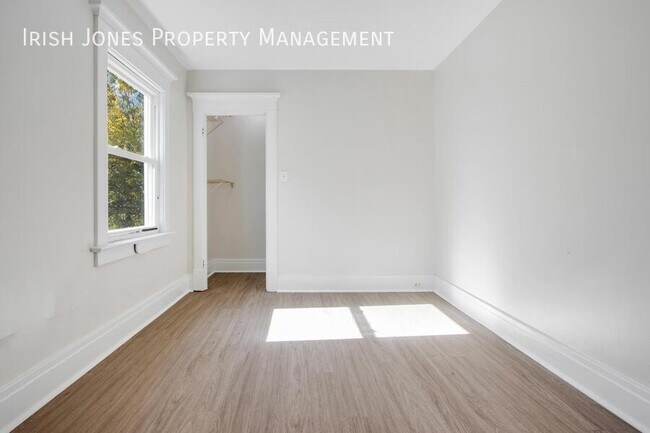 Building Photo - 2518 Delaware Ave