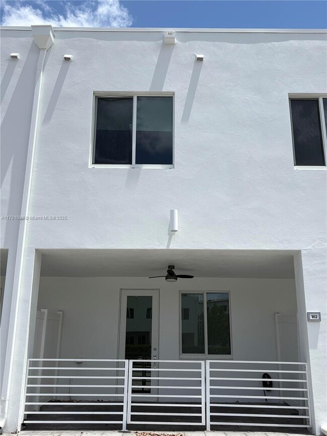 Building Photo - 6450 NW 102nd Ct