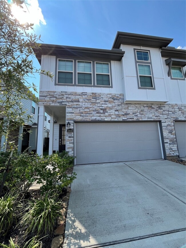 Building Photo - 10646 Cabot Trl