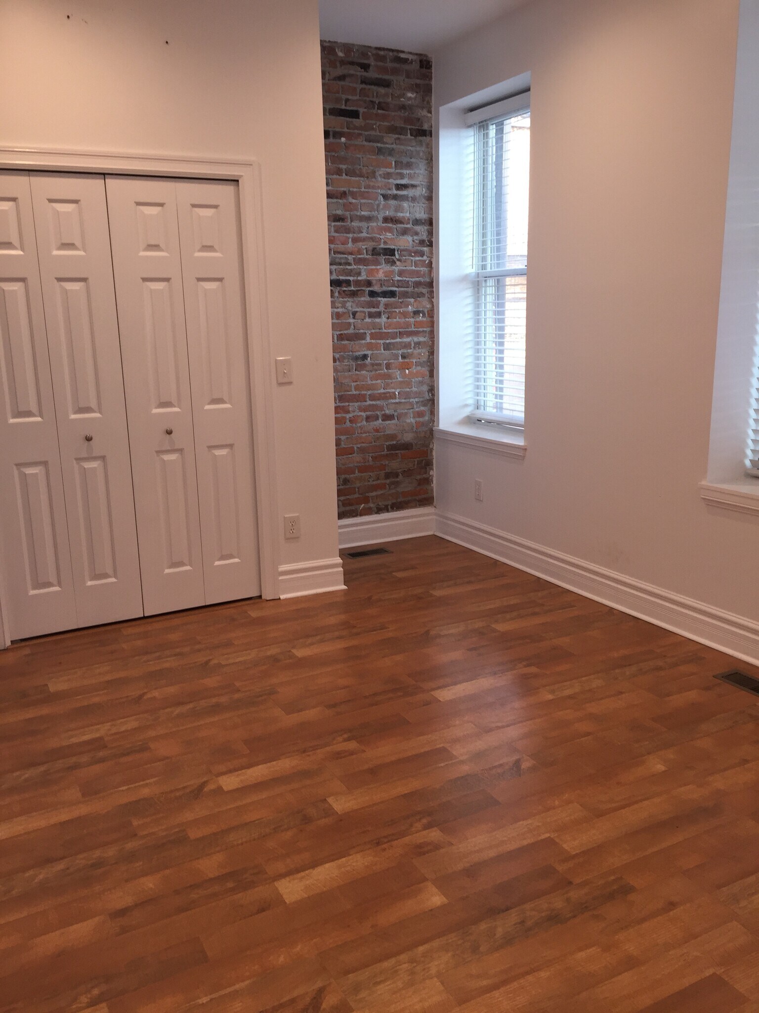 Building Photo - 115 W Maumee St