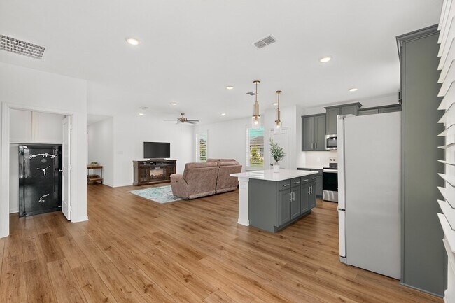 Building Photo - 114 Drovers Dr