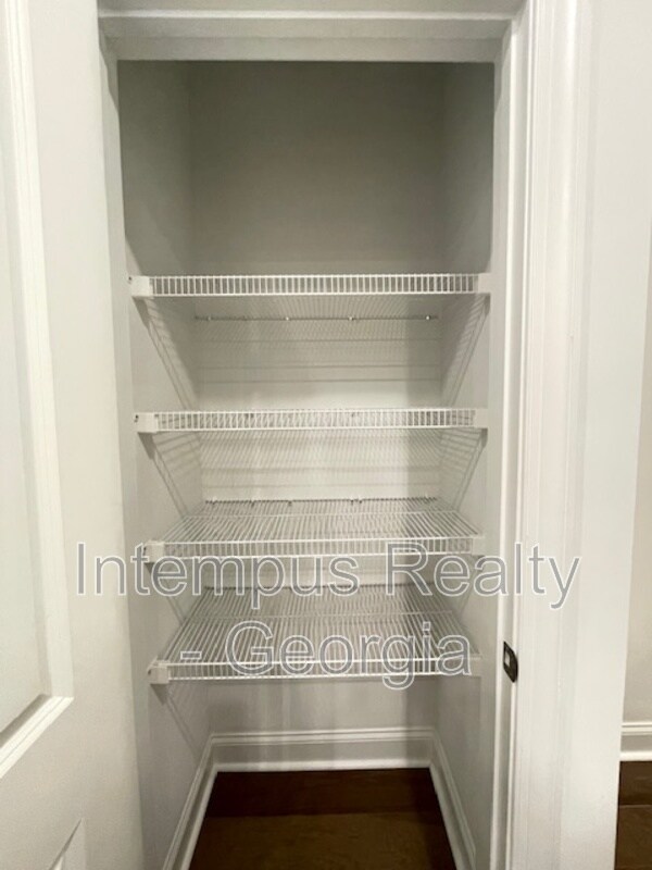 Building Photo - 5234 Riden Ct