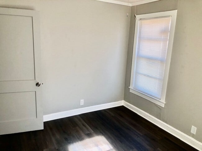 Building Photo - NEW PRICE & $300 OFF MOVE IN SPECIAL-CUTE SOUTH BOSSIER HOME-FRESH PAINT-NEW FLOORS-CLEAN