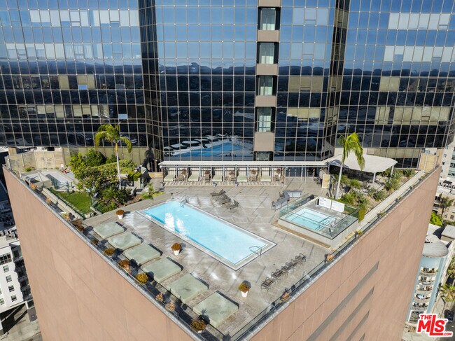 Building Photo - 1100 Wilshire Blvd