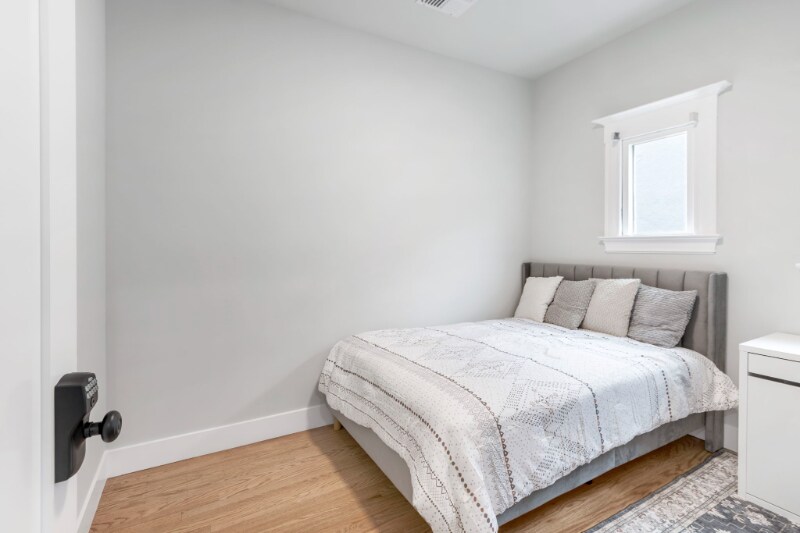 Primary Photo - 1022 G St