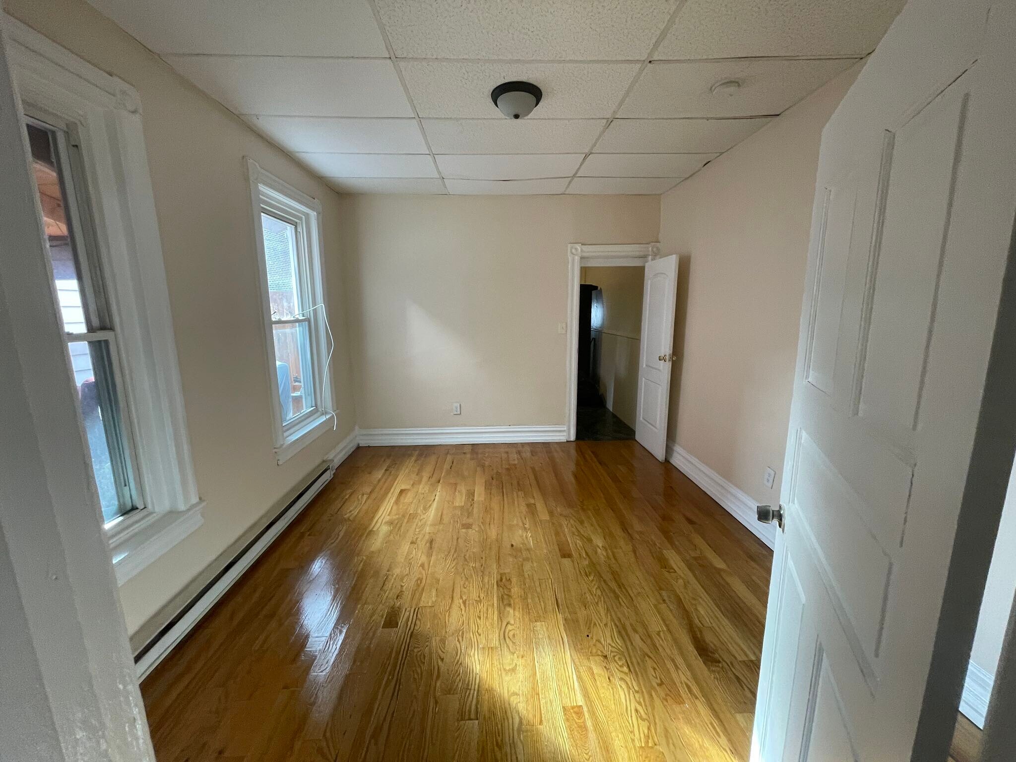 Building Photo - 706 N 6th St