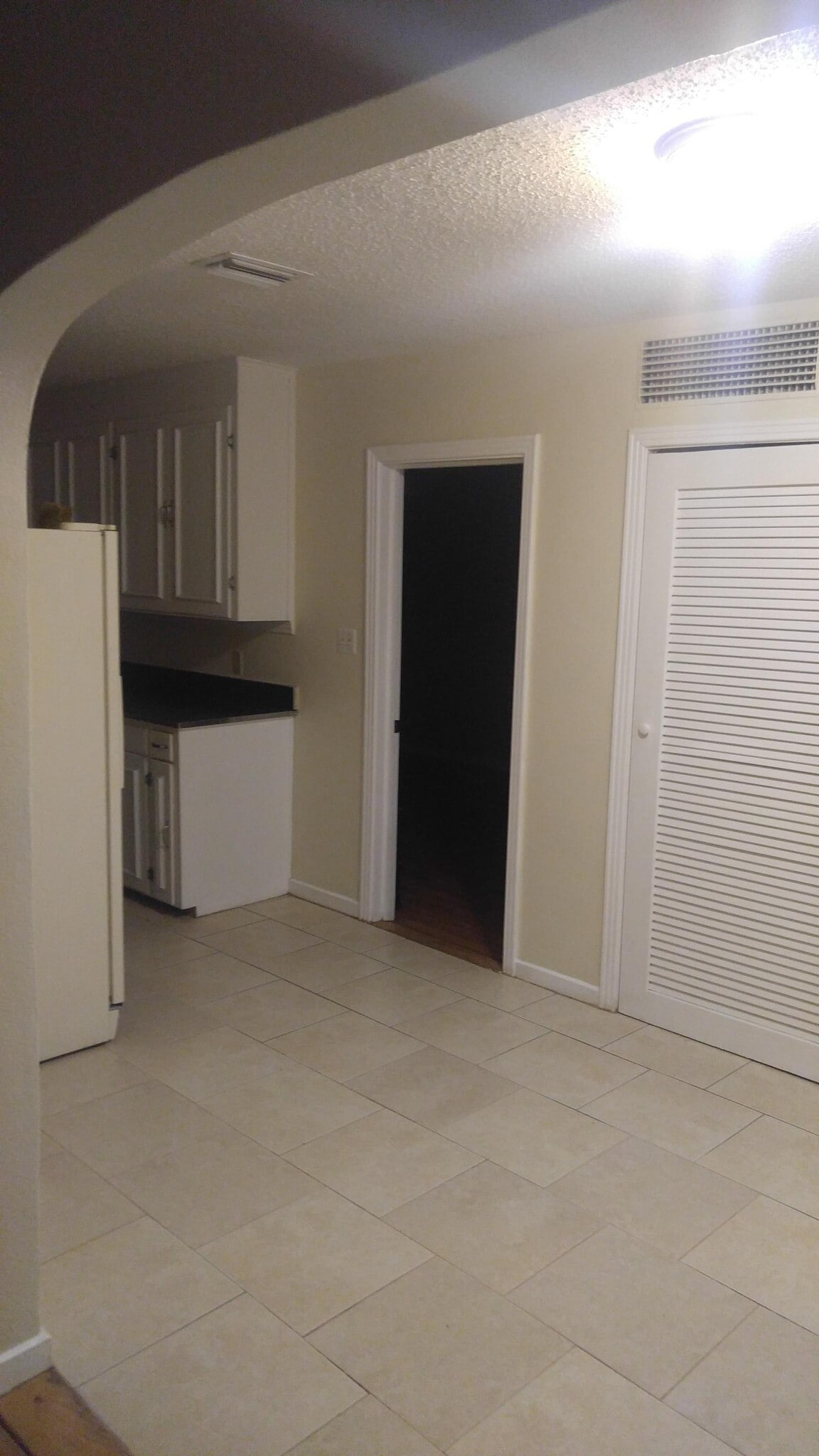 #5 kichen - 455 39th Ave N