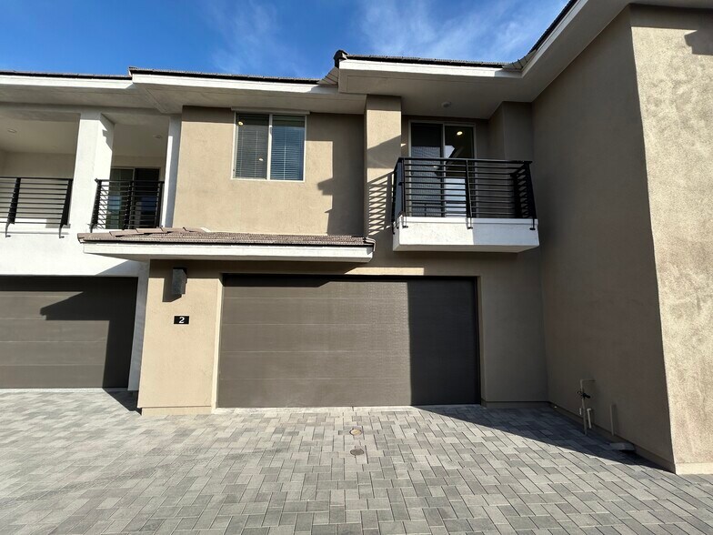 Building Photo - 2121 W Sonoran Desert Dr