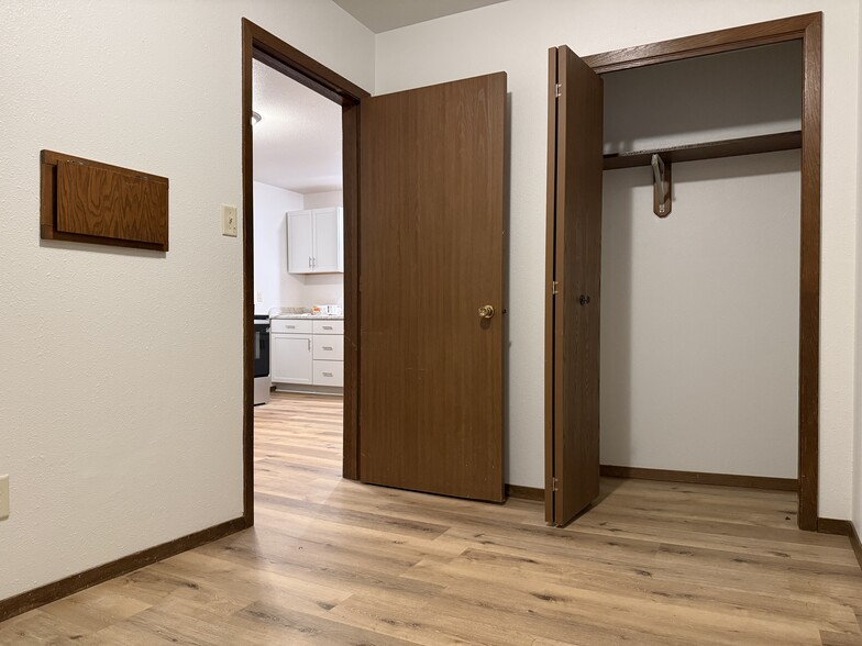Bedroom 3/Laundry Room - 1324 Bluff Ave