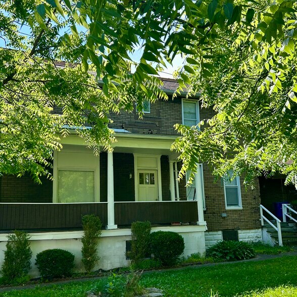 Building Photo - 626 Baldwin St