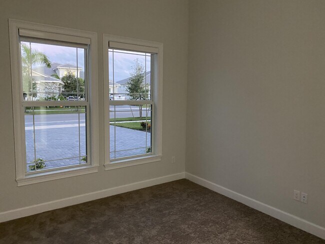 Building Photo - 4685 Estates Cir