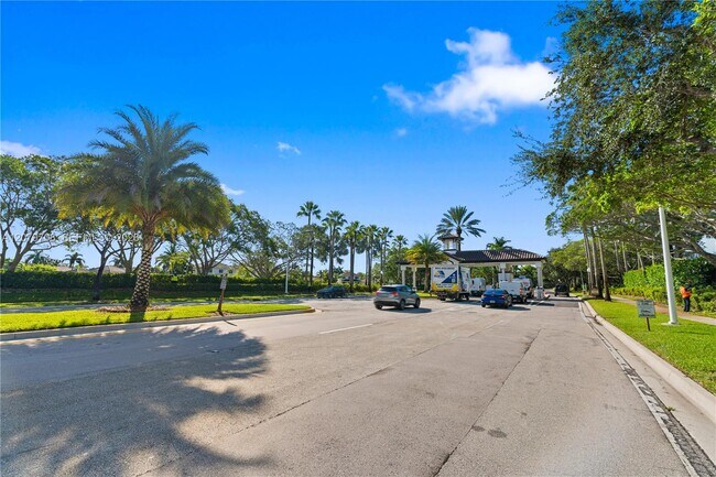 Building Photo - 1416 Canary Island Dr