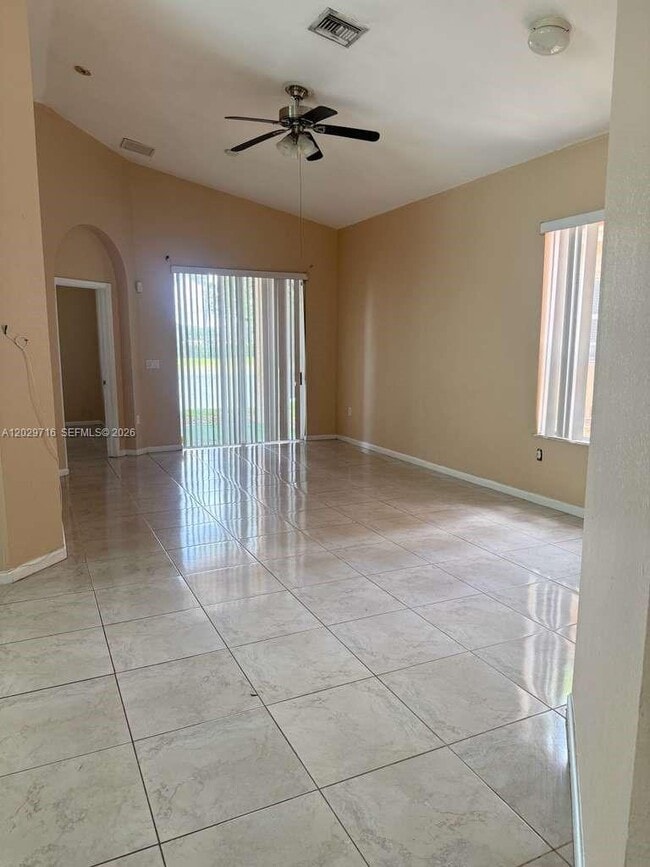 Building Photo - 3766 NE 9th Ct