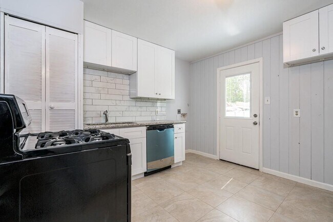 Building Photo - 3114 Wentworth St