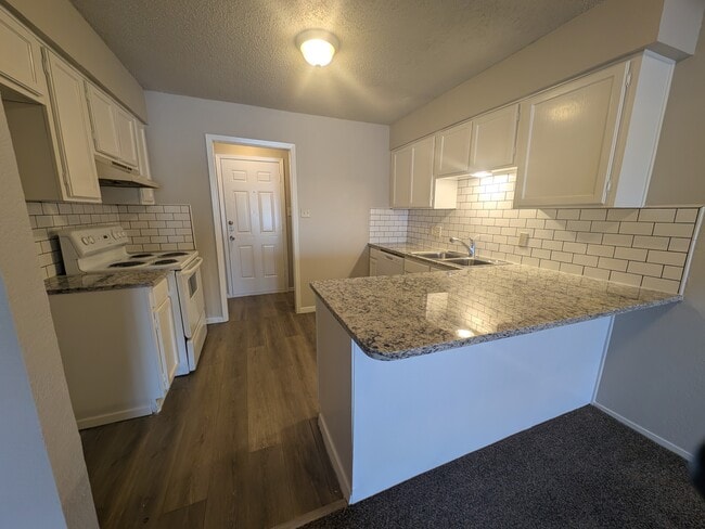 Building Photo - 5316 Hastings Dr