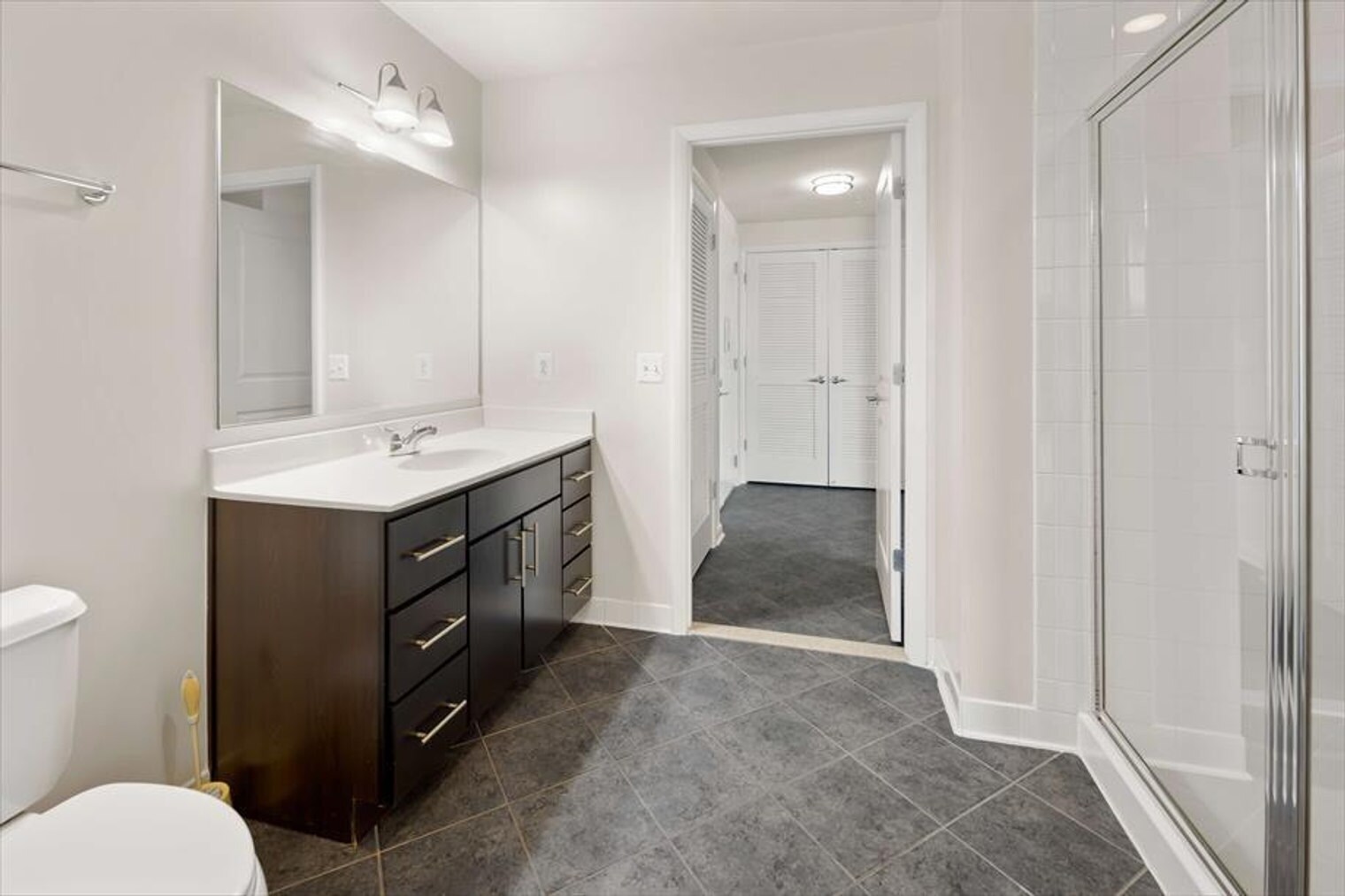 Building Photo - 1405 S Fern St