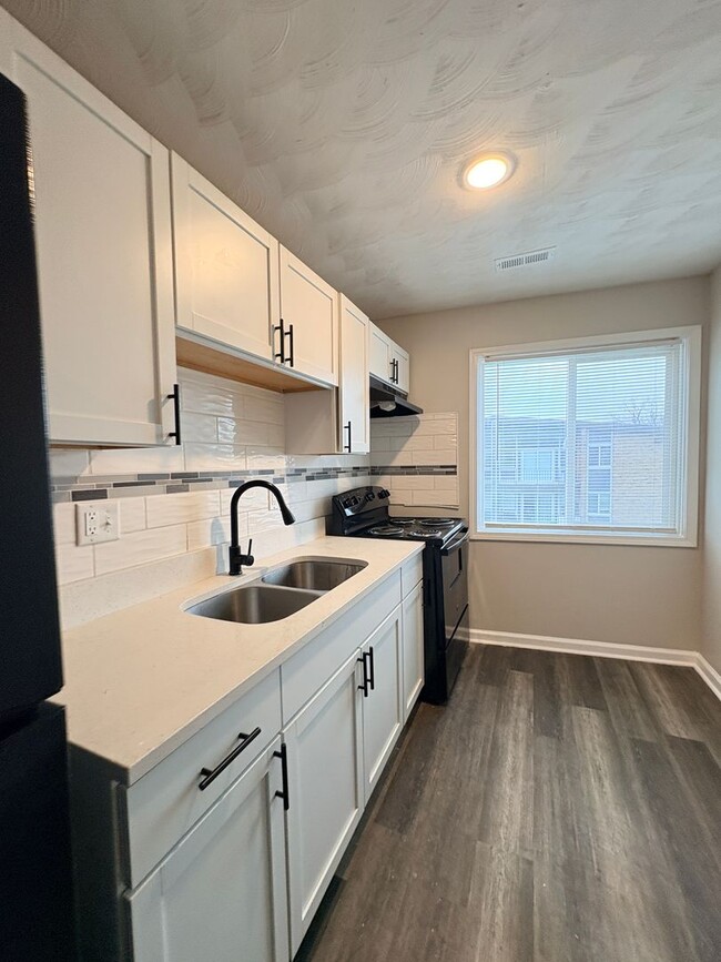 Building Photo - Experience Luxury Living at Bellagio Living I: Modern Apartments in Lawrence, Indiana