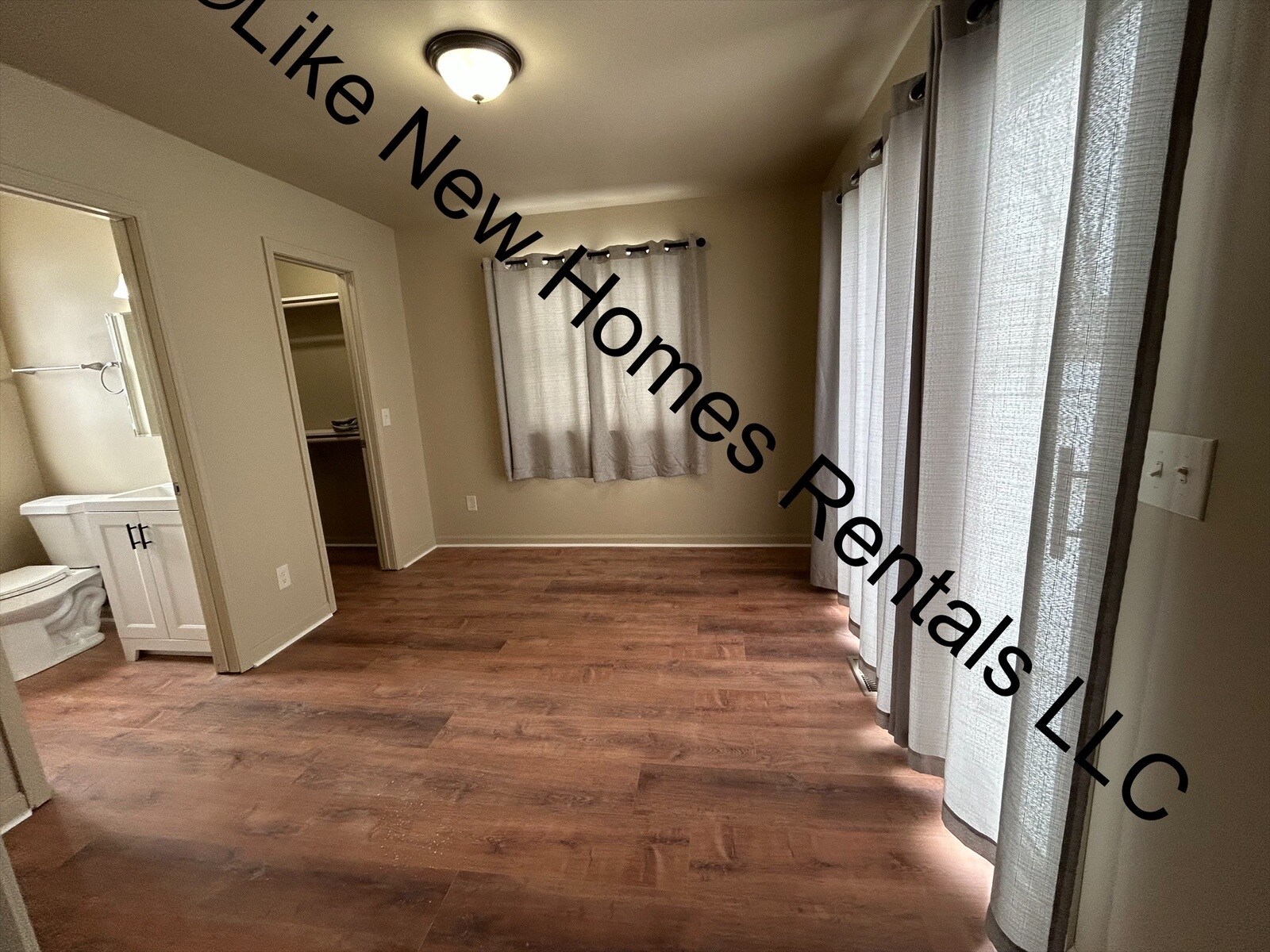 Building Photo - 4042 Otto St