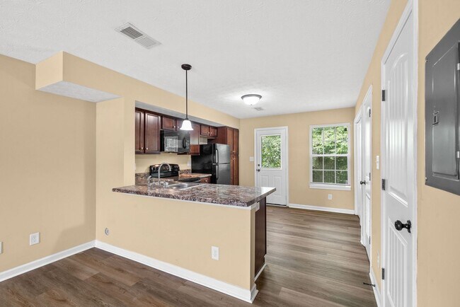 Building Photo - 2260 McCormick Lane