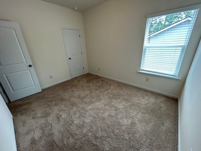 Building Photo - Newly Built 4/2.5 House in North Rome- $1,995